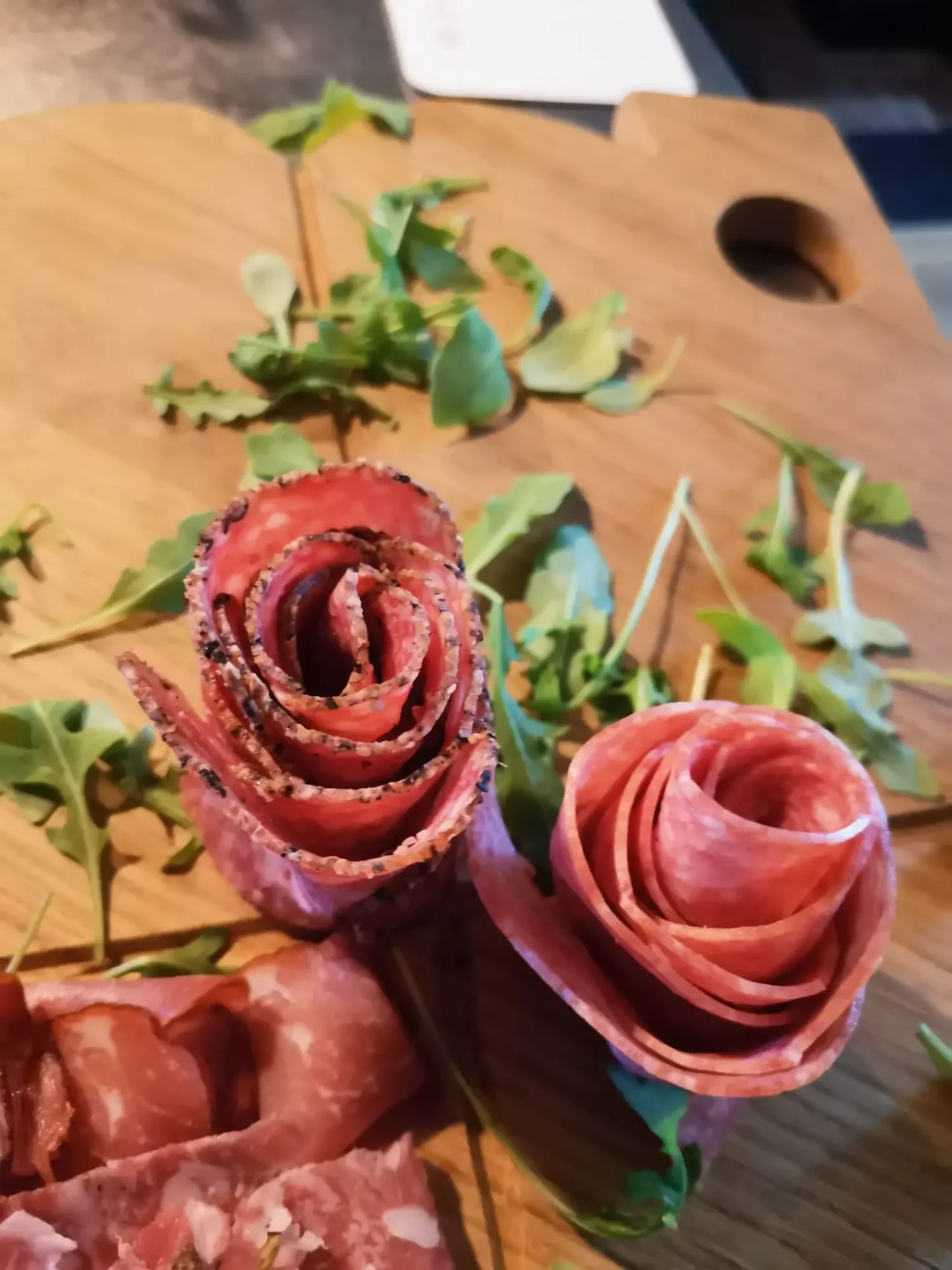 Genieten van een borrel en hapjes